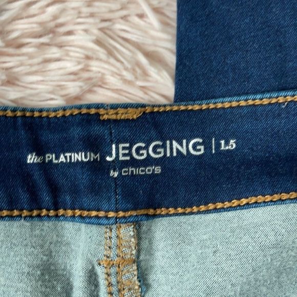 CHICOS PULL-ON JEGGINGS SIZE 10 - Picture 4 of 9